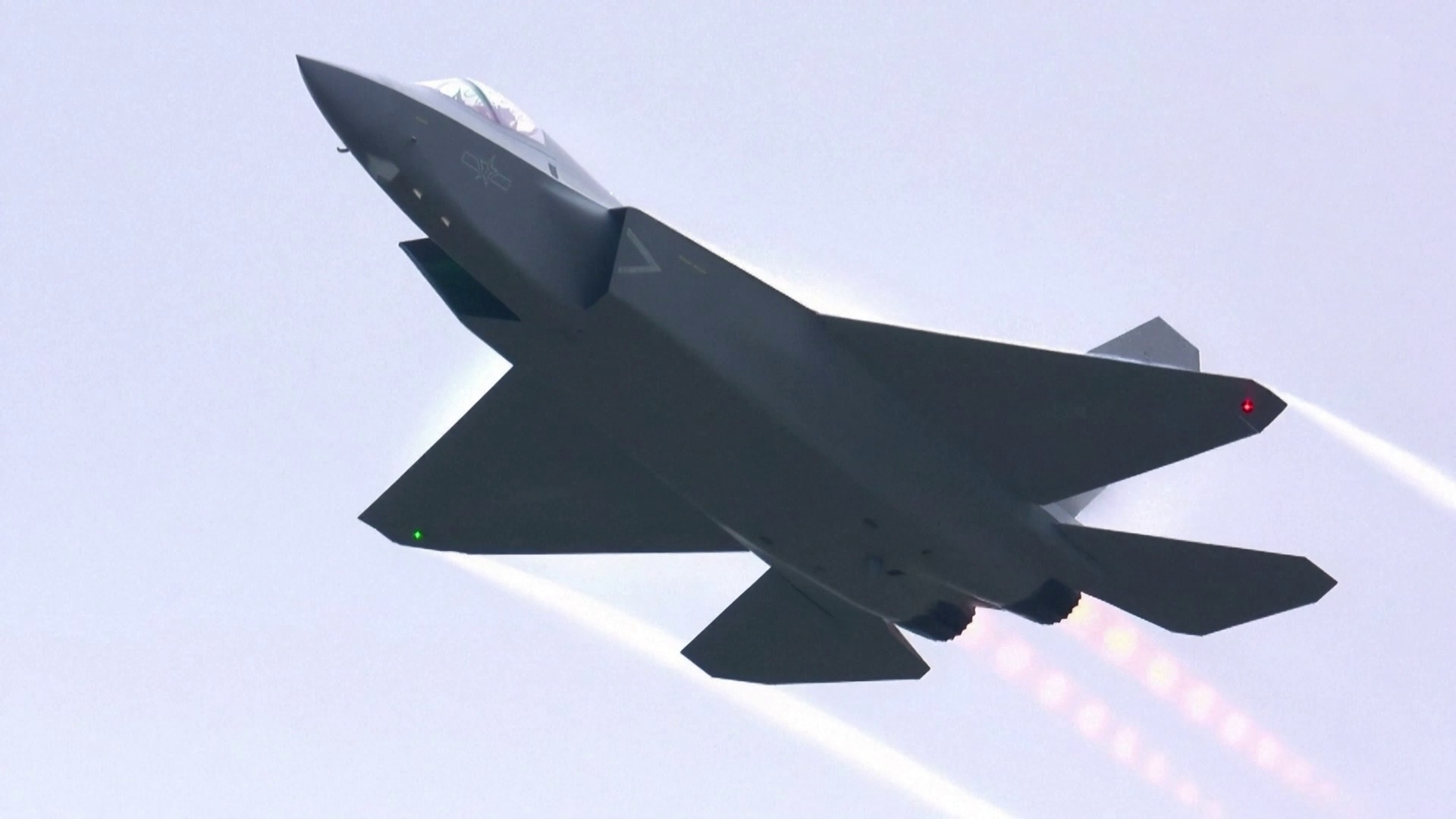 বাংলাদেশের কেন ফাইটার জেট দরকার, জবাব দিলেন না অর্থ উপদেষ্টা