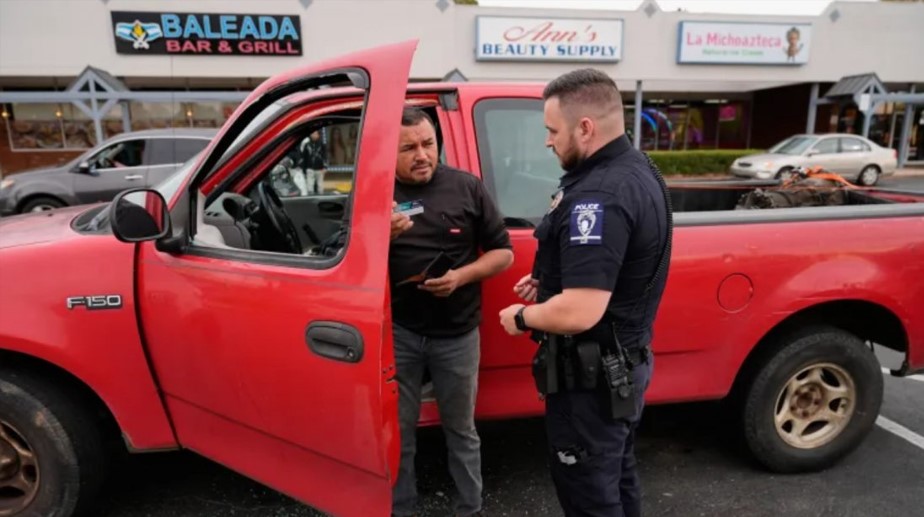 যুক্তরাষ্ট্রে অভিবাসন দমন অভিযান, নর্থ ক্যারোলাইনায় গ্রেফতার শুরু