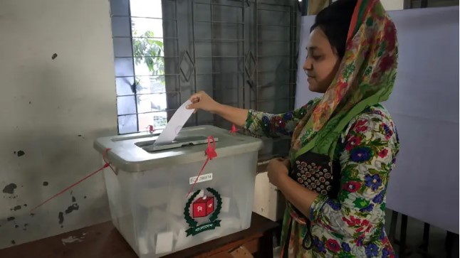 সংসদ নির্বাচন ও গণভোট একসঙ্গে সামলাবে কীভাবে ইসি?