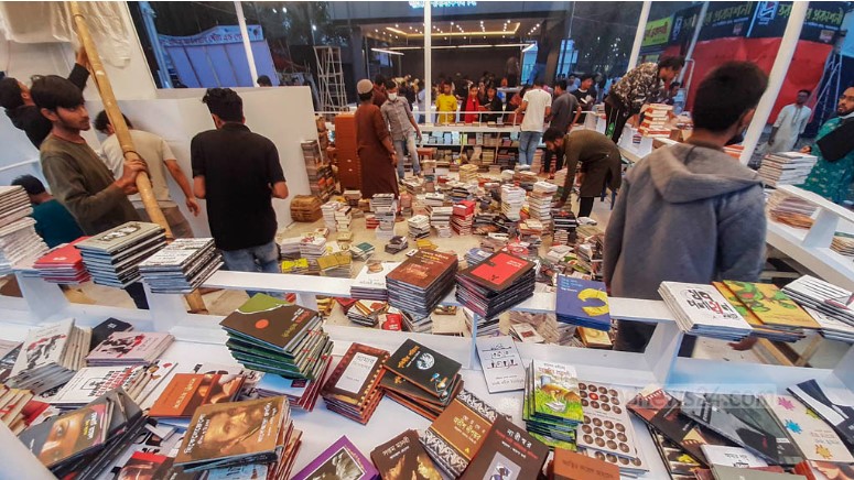 একুশে বইমেলা ডিসেম্বরে আনল সরকার