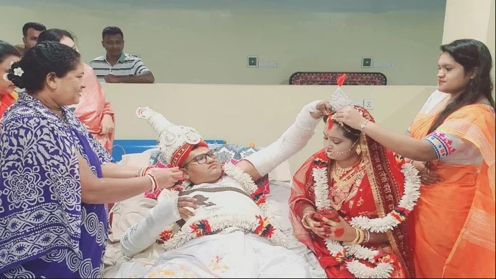 বর চিকিৎসাধীন, হাসপাতালে সম্পন্ন হলো বিয়ে