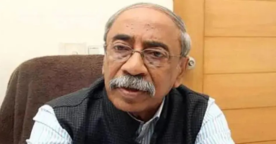 মানবতাবিরোধী অপরাধ মামলায় শাহরিয়ার কবিরকে গ্রেফতার দেখানো হচ্ছে