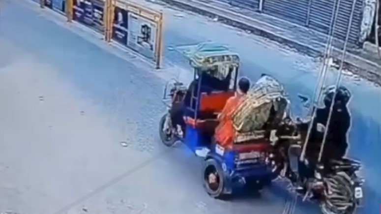 হাদিকে হত্যাচেষ্টা: ফয়সালের মা–বাবাও গ্রেপ্তার