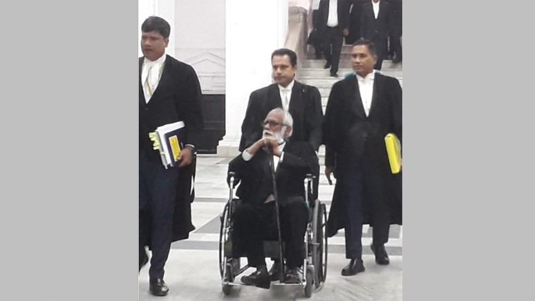 ট্রাইব্যুনালের তলবে হুইল চেয়ারে হাজির হয়ে ক্ষমা চাইতে হলো জেড আই খান পান্নাকে